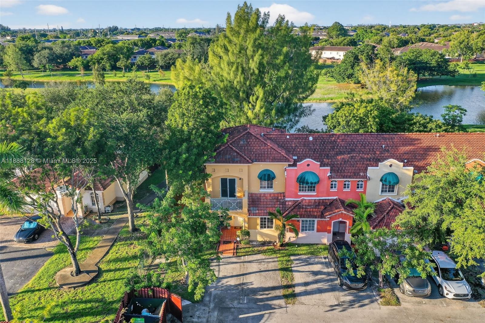 BONITA GOLF VIEW TOWNVILL - Residential