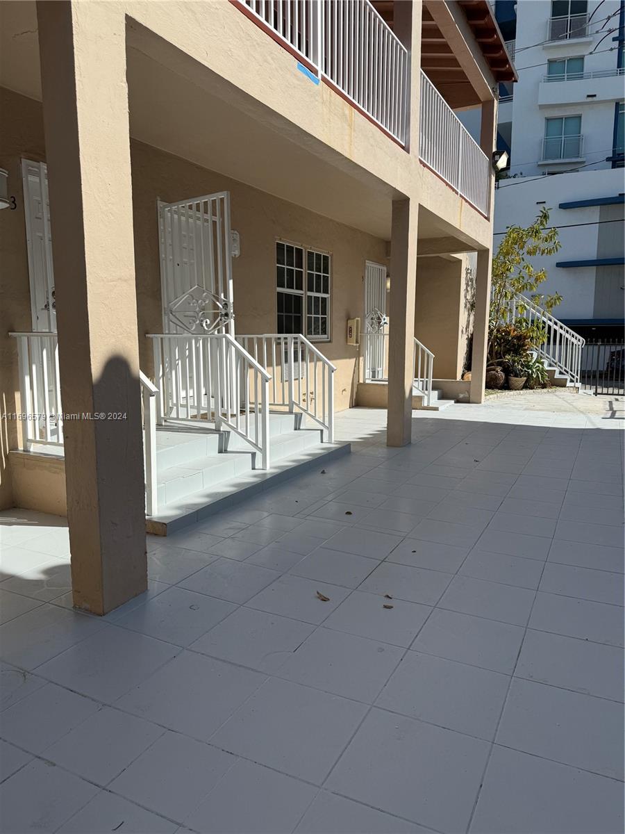 Rental Property at 7611 Harding Ave 9, Miami Beach, Miami-Dade County, Florida - Bedrooms: 1 
Bathrooms: 1  - $1,800 MO.