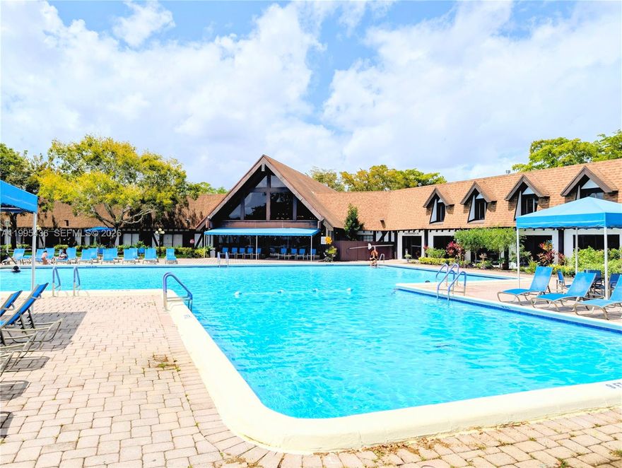 This charming 2-bedroom & 2 Bathrooms apartment, combines convenience and potential. Imagine stepping into a space where you can unleash your creativity: while it may require some updating, this unit is the lowest priced hidden gem in the building—a rare investment opportunity! 
Delight in an array of amenities that complement your lifestyle, enhancing both comfort and leisure. The location offers proximity to local parks and golf courses for outdoor enthusiasts while catering to all shopping needs nearby. This vibrant community provides everything you could desire right outside your door. Nice amenities: Tennis courts, indoor and outdoor pools, spa, sauna, jacuzzi, GYM, business center, piano and card room. Gated community with 24 hours security service.