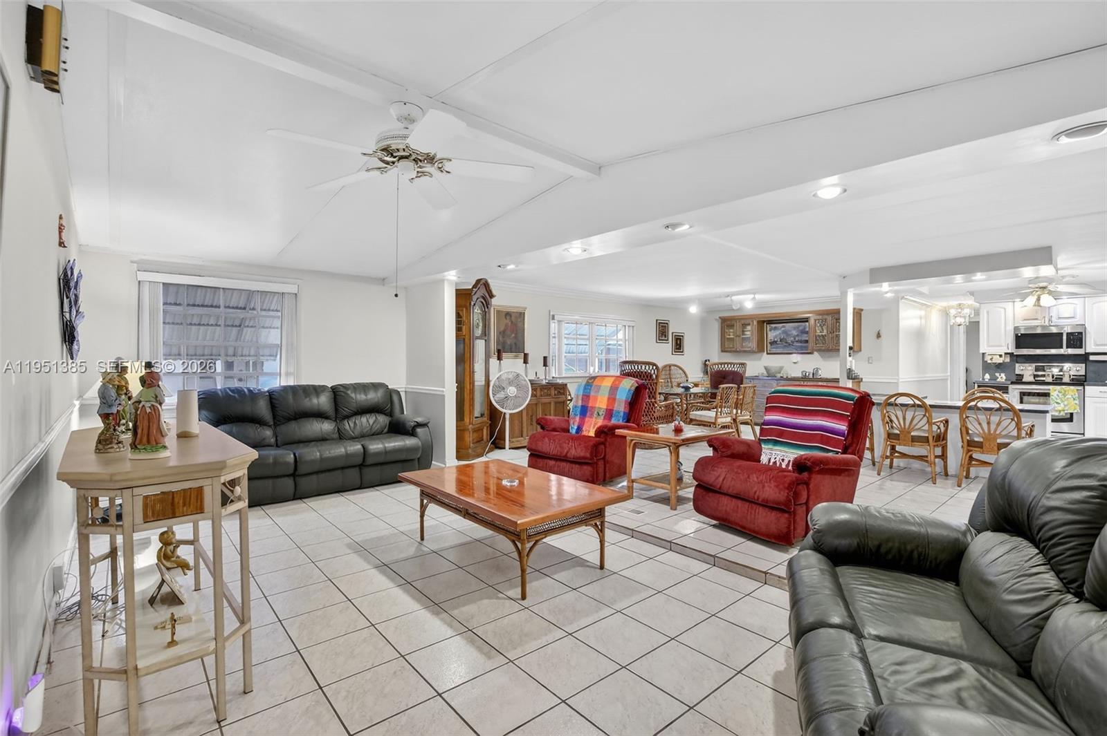 RAVENSWOOD ESTATES & MARI - Residential