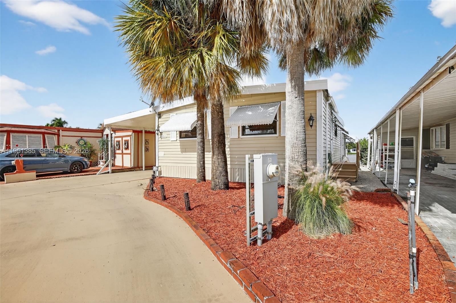 RAVENSWOOD ESTATES & MARI - Residential