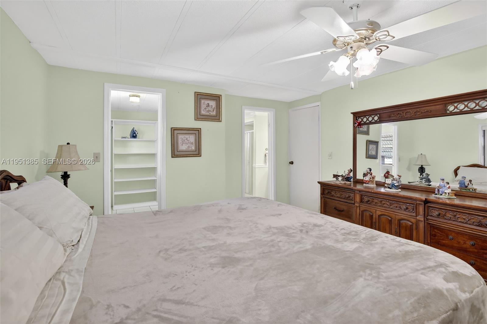 RAVENSWOOD ESTATES & MARI - Residential