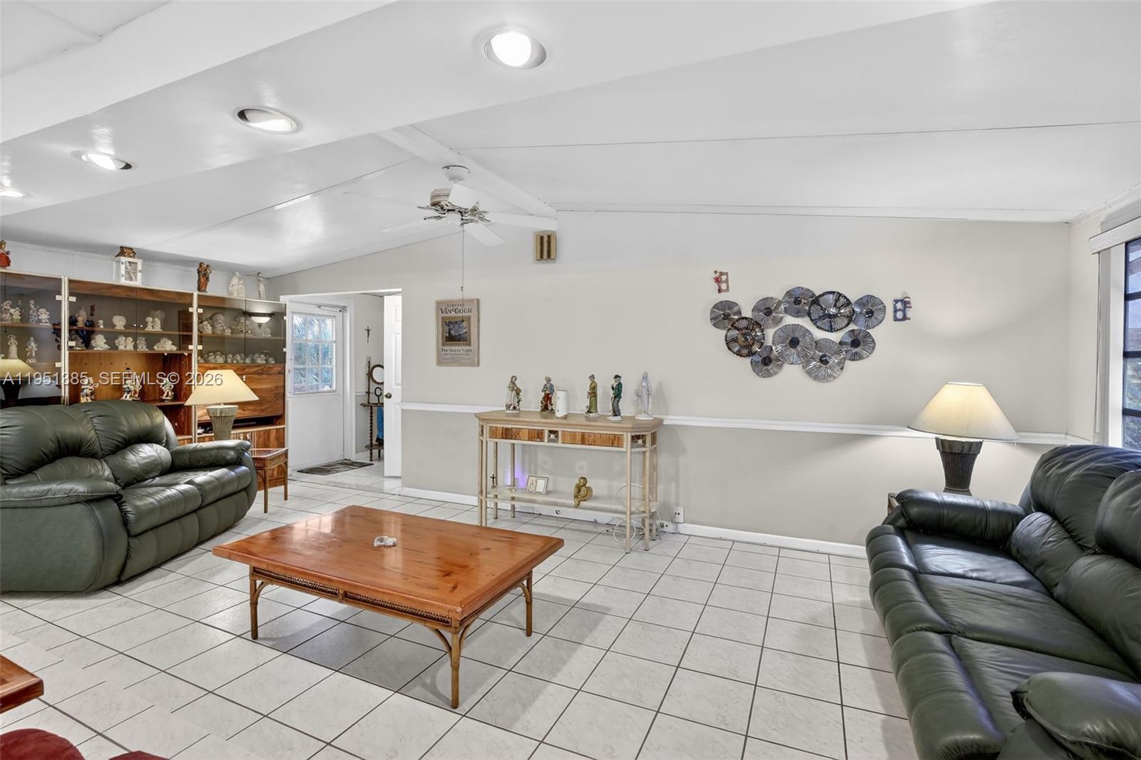 RAVENSWOOD ESTATES & MARI - Residential