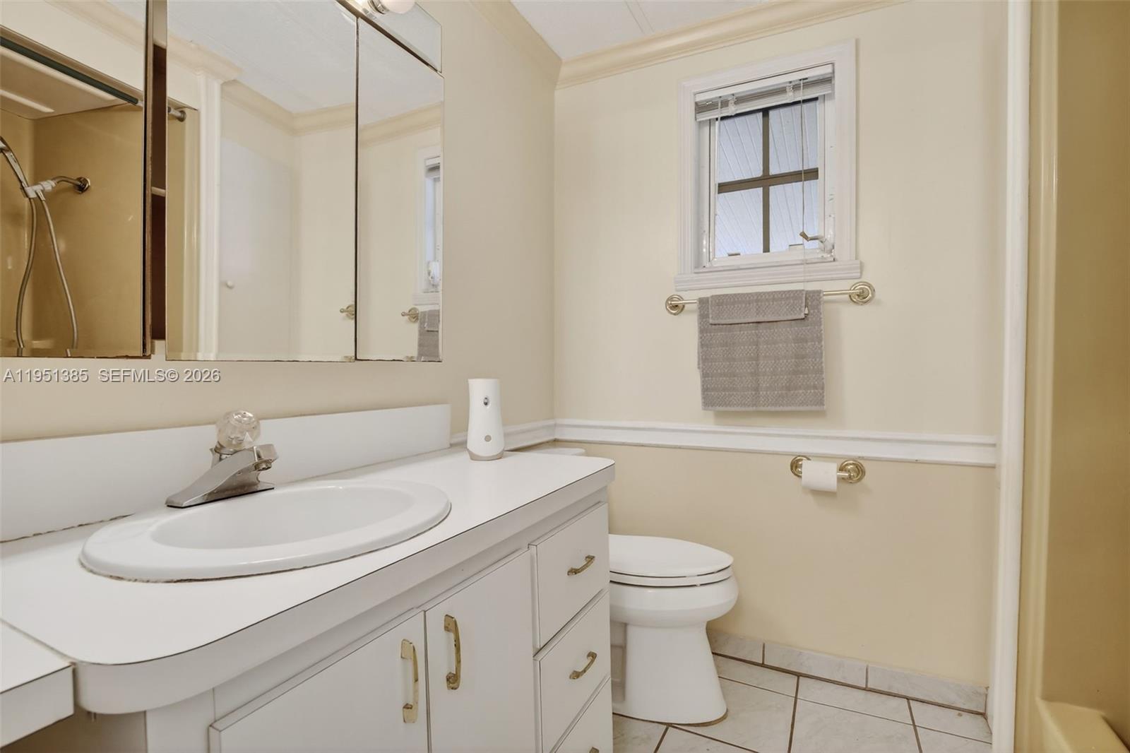 RAVENSWOOD ESTATES & MARI - Residential