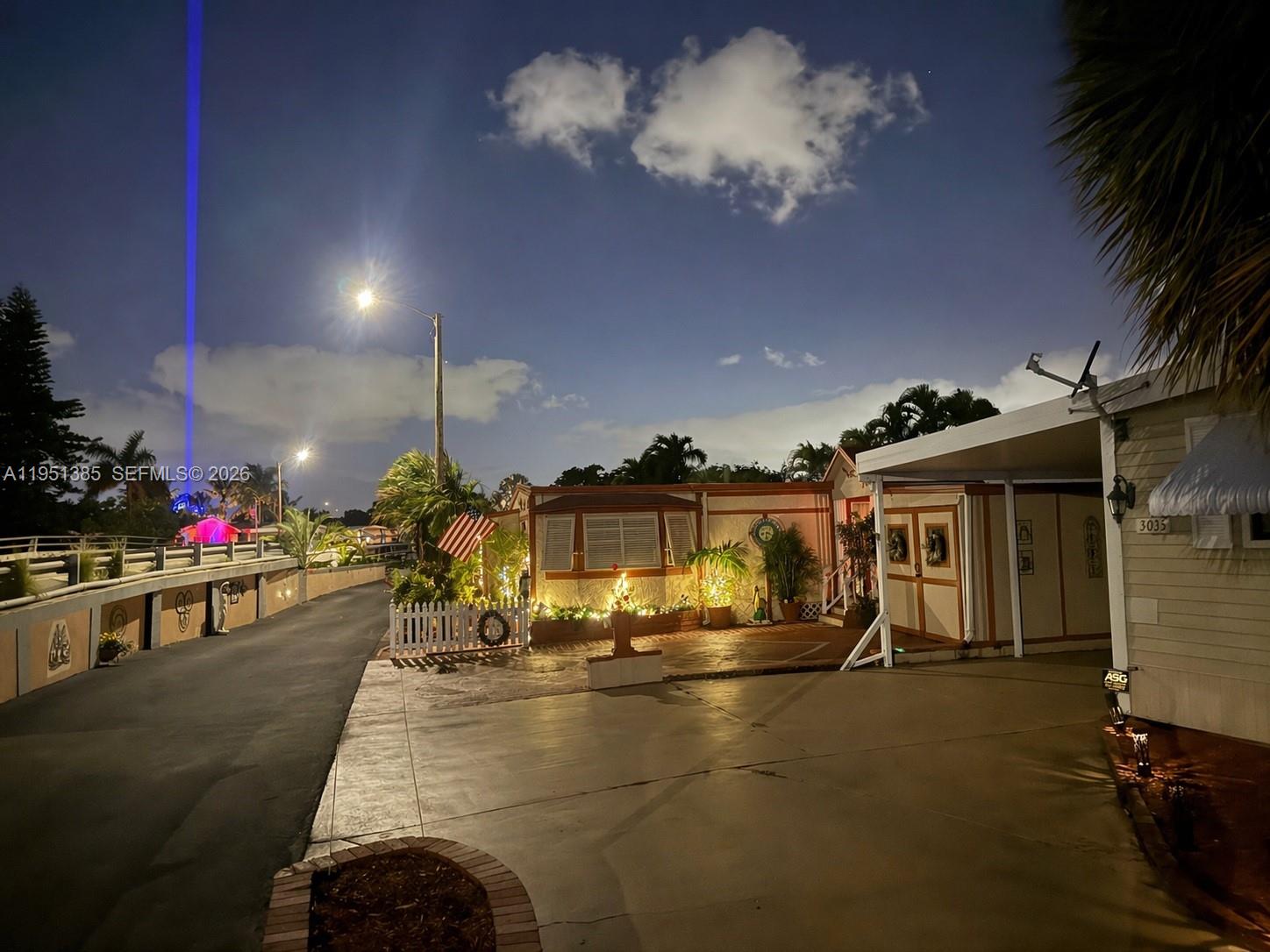 RAVENSWOOD ESTATES & MARI - Residential
