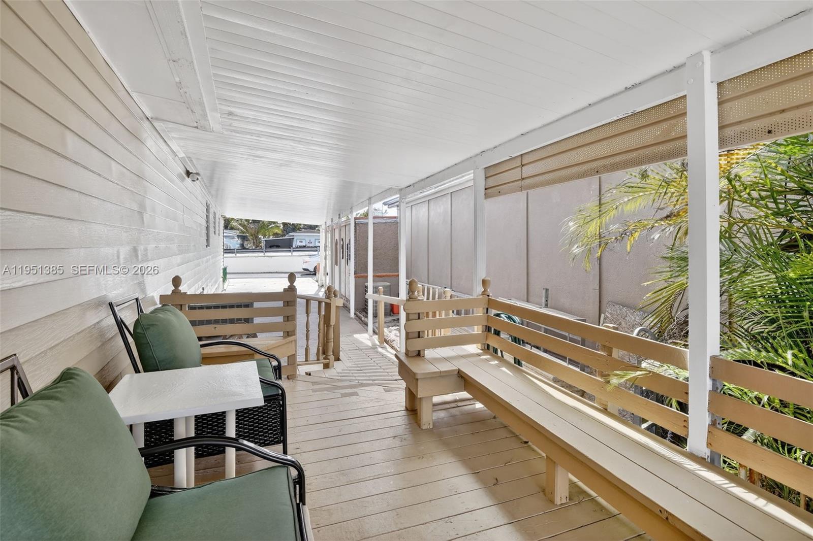 RAVENSWOOD ESTATES & MARI - Residential