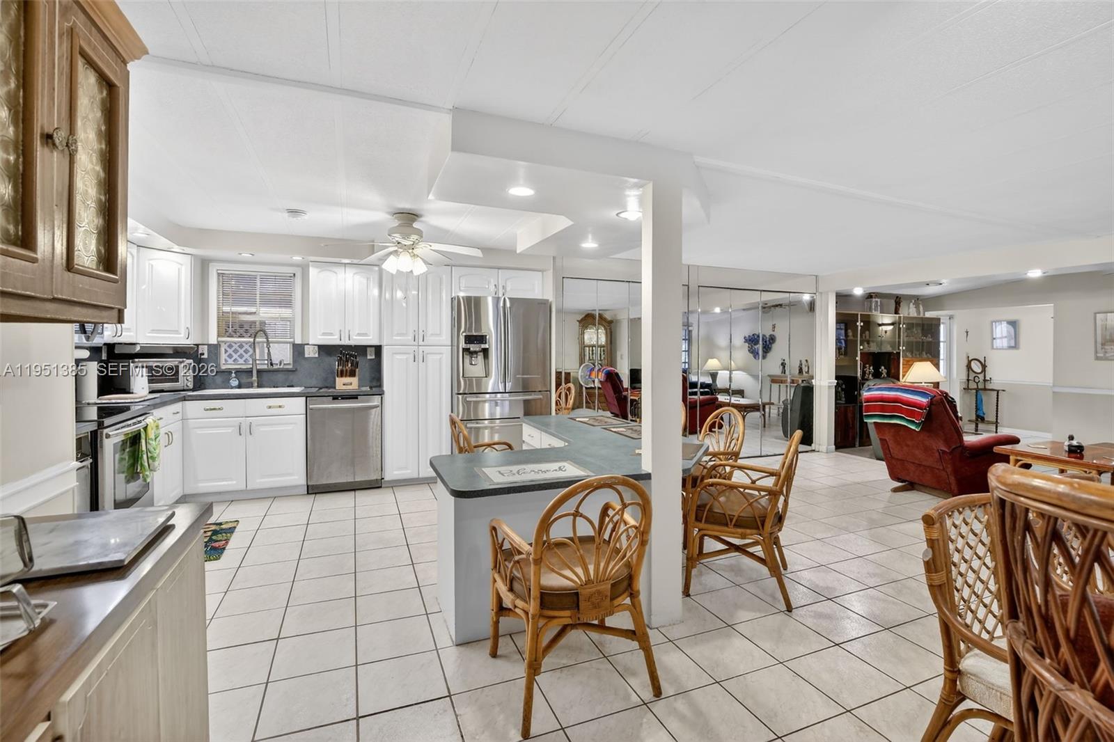 RAVENSWOOD ESTATES & MARI - Residential