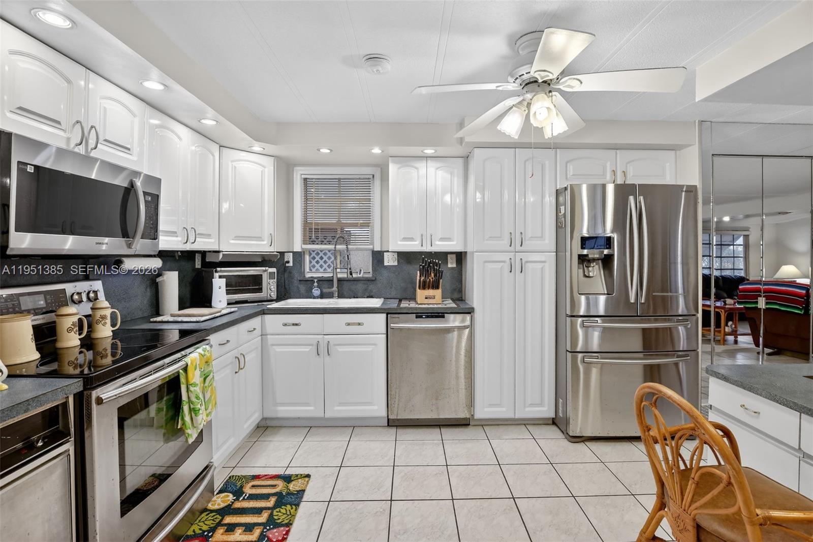 RAVENSWOOD ESTATES & MARI - Residential