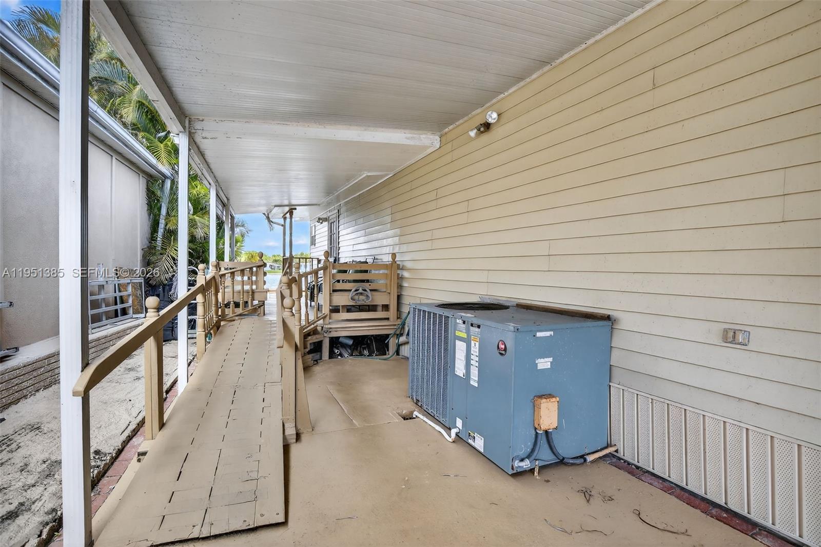 RAVENSWOOD ESTATES & MARI - Residential