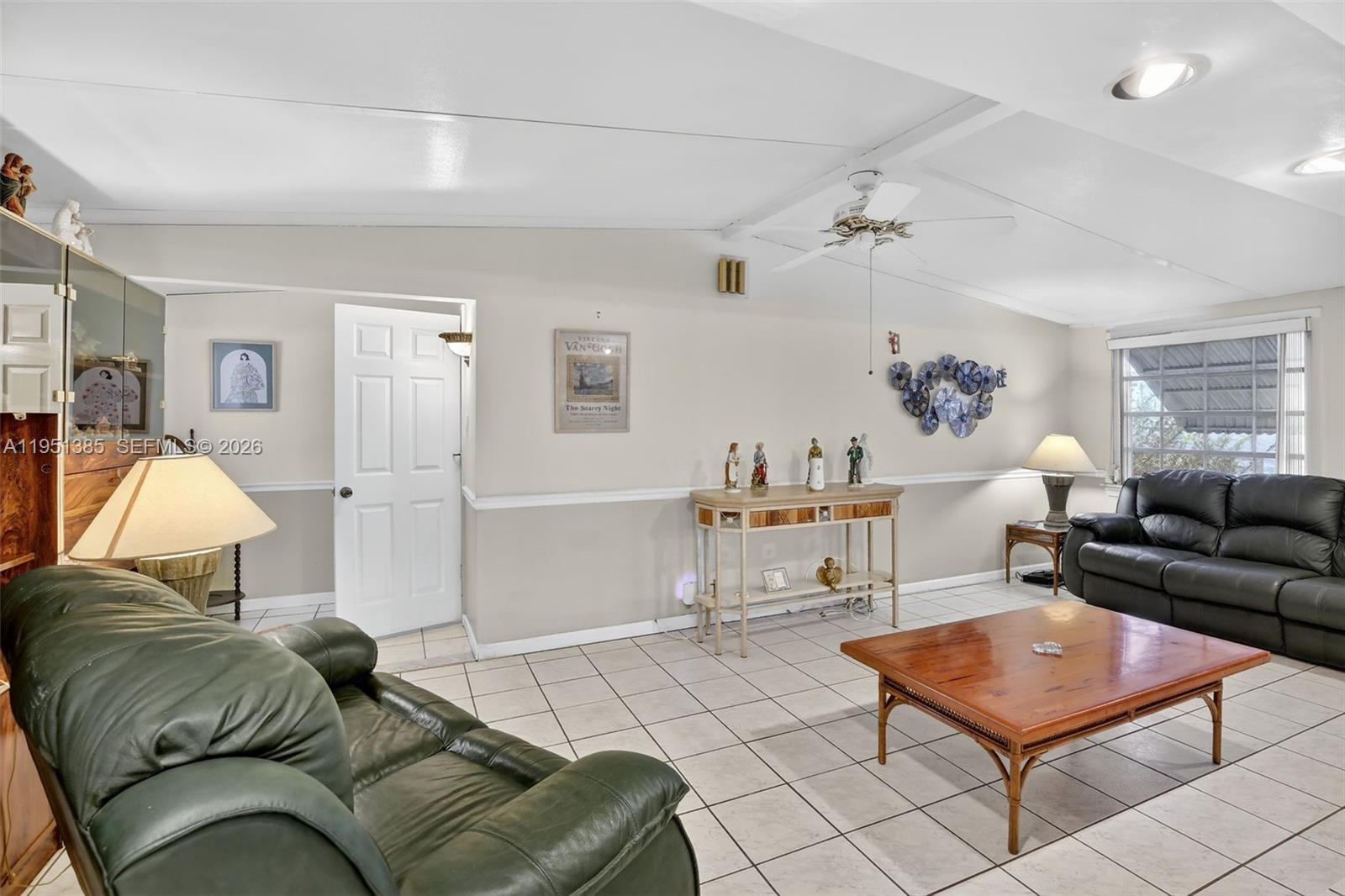 RAVENSWOOD ESTATES & MARI - Residential