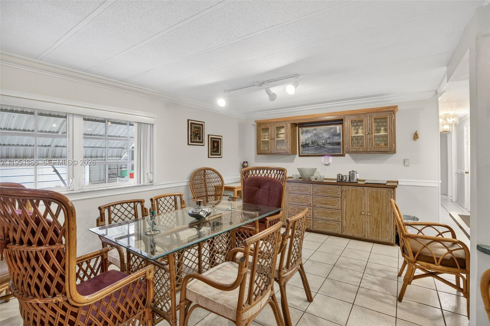 RAVENSWOOD ESTATES & MARI - Residential