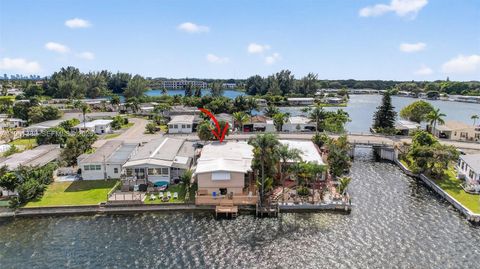 3033 Lakeshore Dr Dania Beach FL 33312
