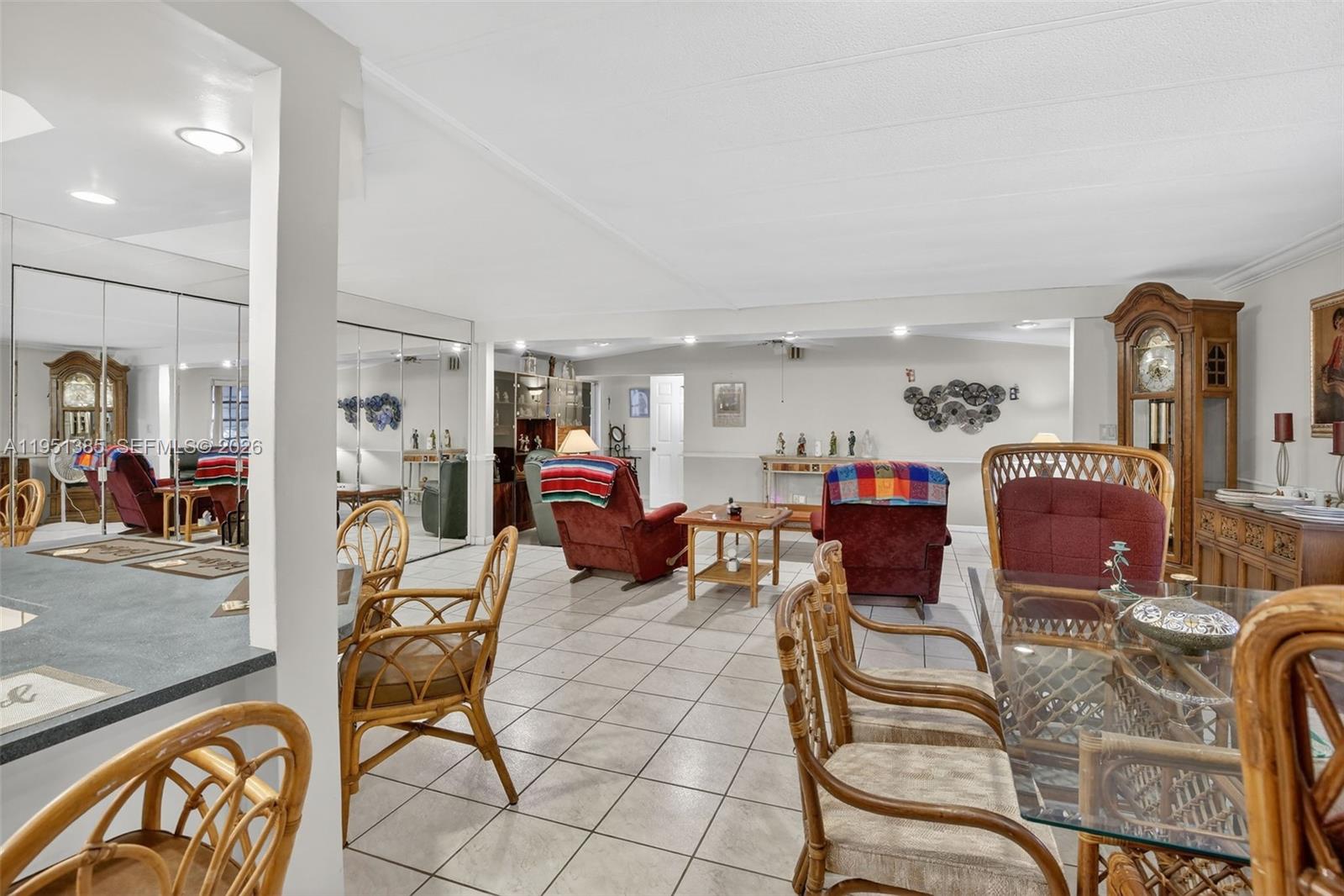 RAVENSWOOD ESTATES & MARI - Residential