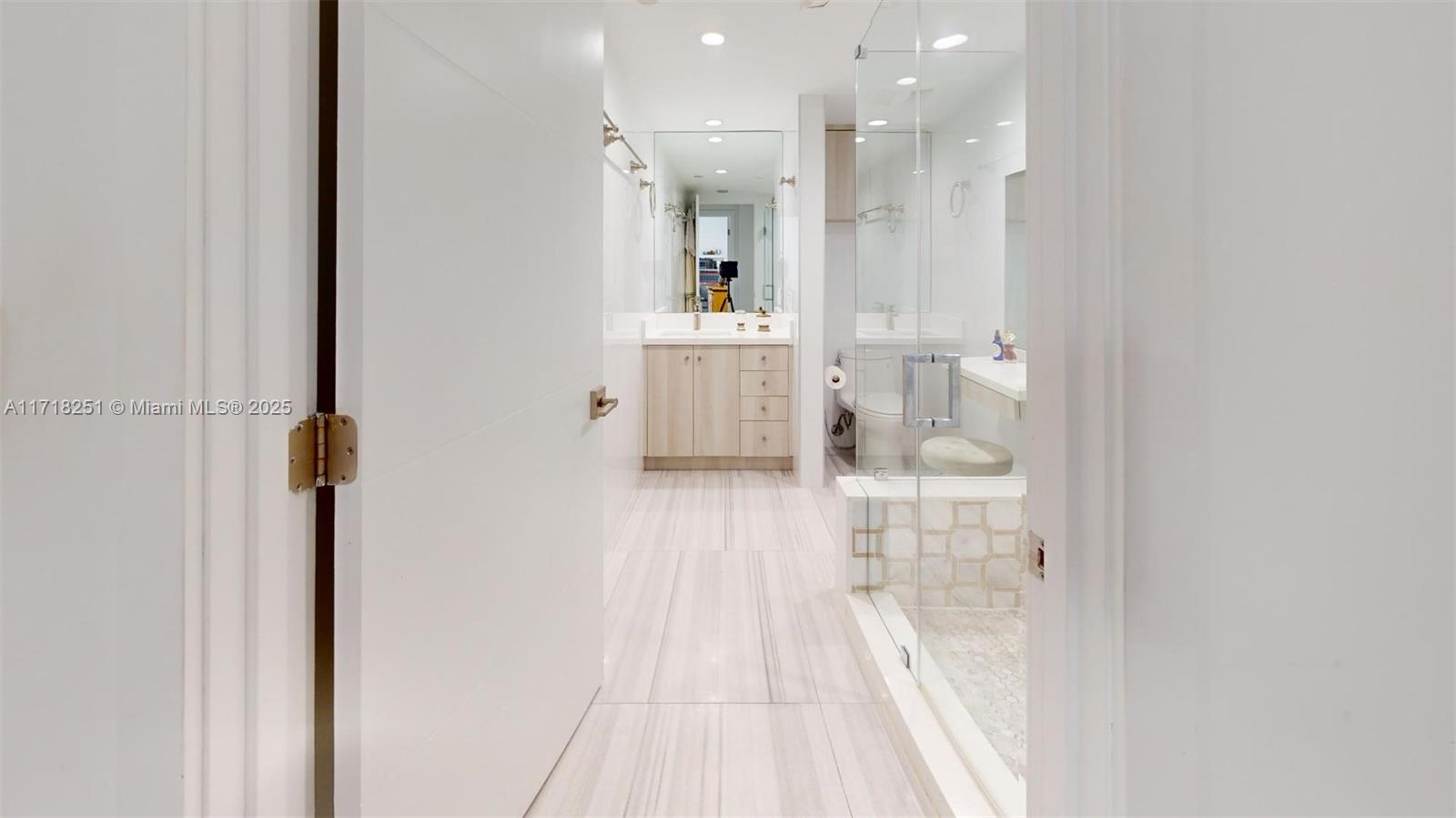 TURNBERRY ISLE SOUTH COND - Residential