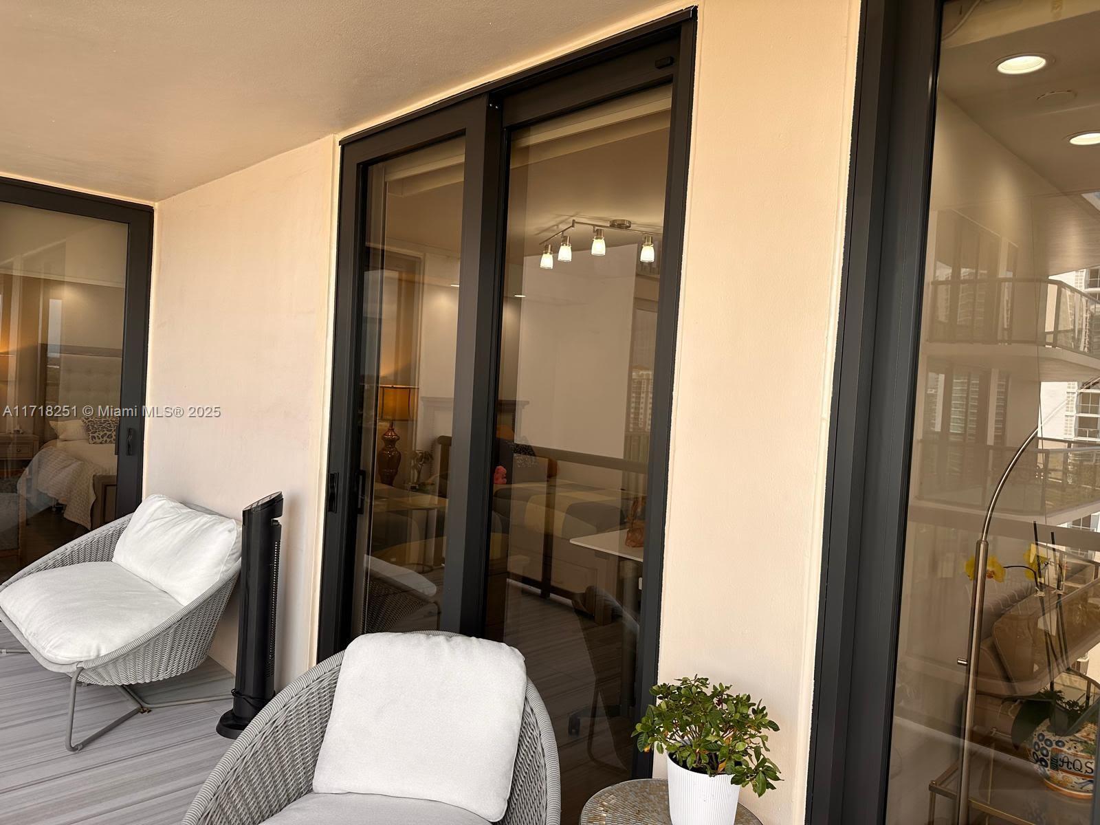 TURNBERRY ISLE SOUTH COND - Residential