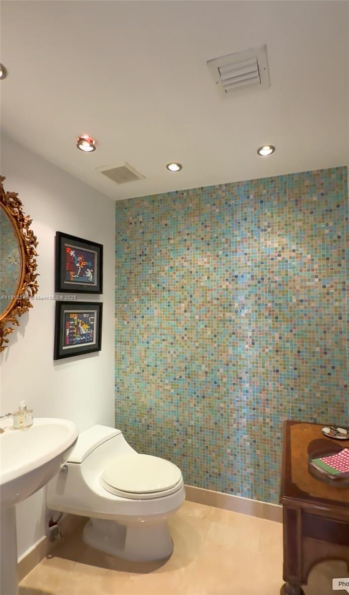 SOLIMAR CONDO - Residential