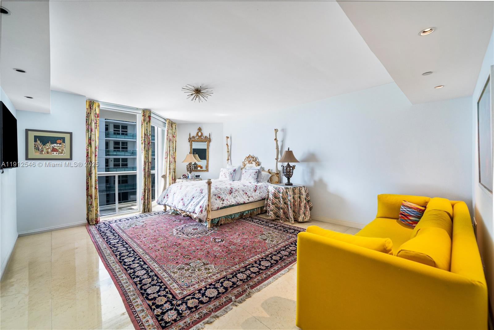 SOLIMAR CONDO - Residential