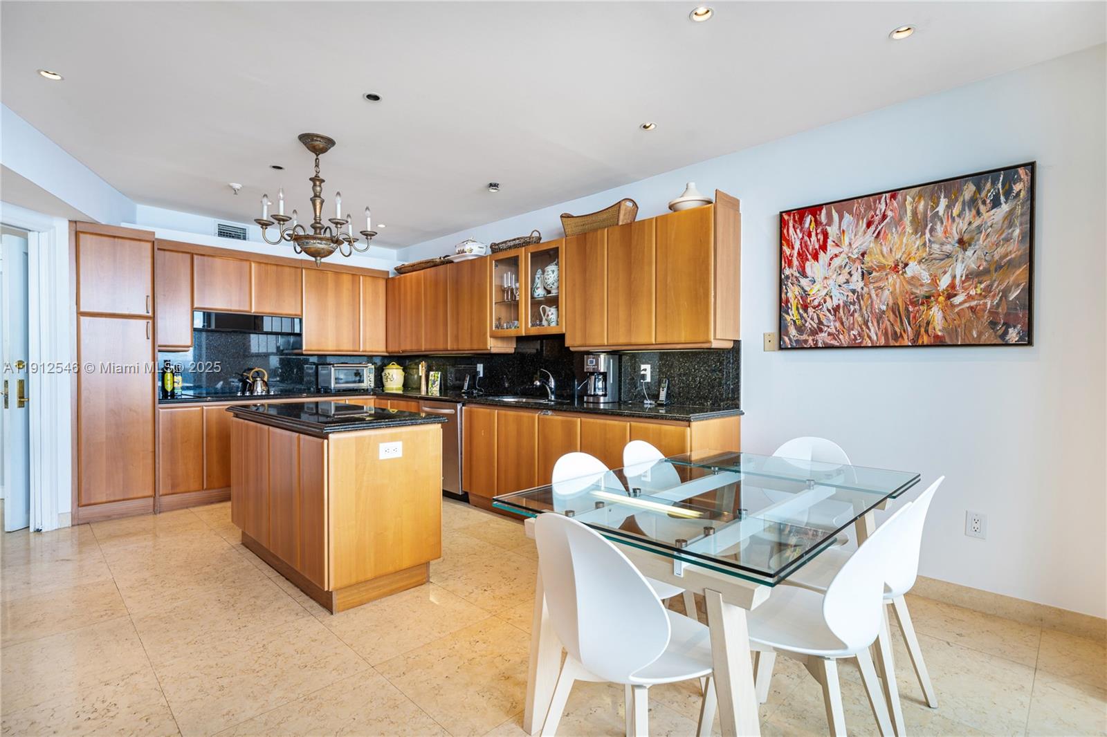 SOLIMAR CONDO - Residential