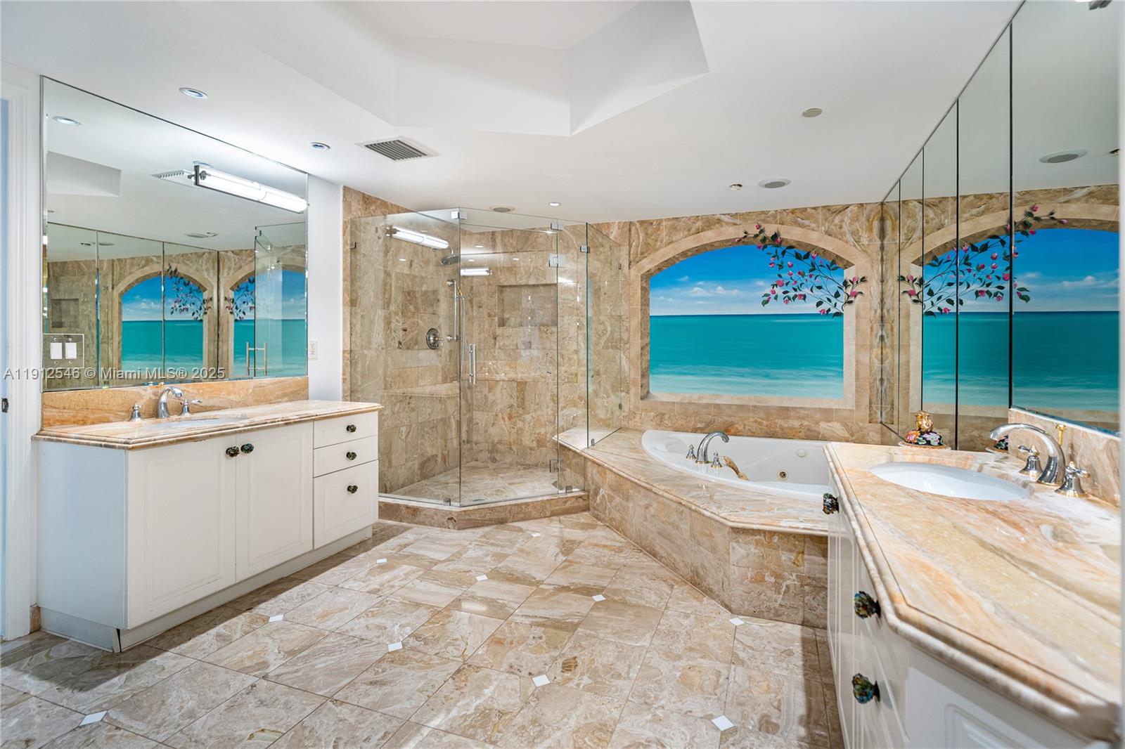 SOLIMAR CONDO - Residential