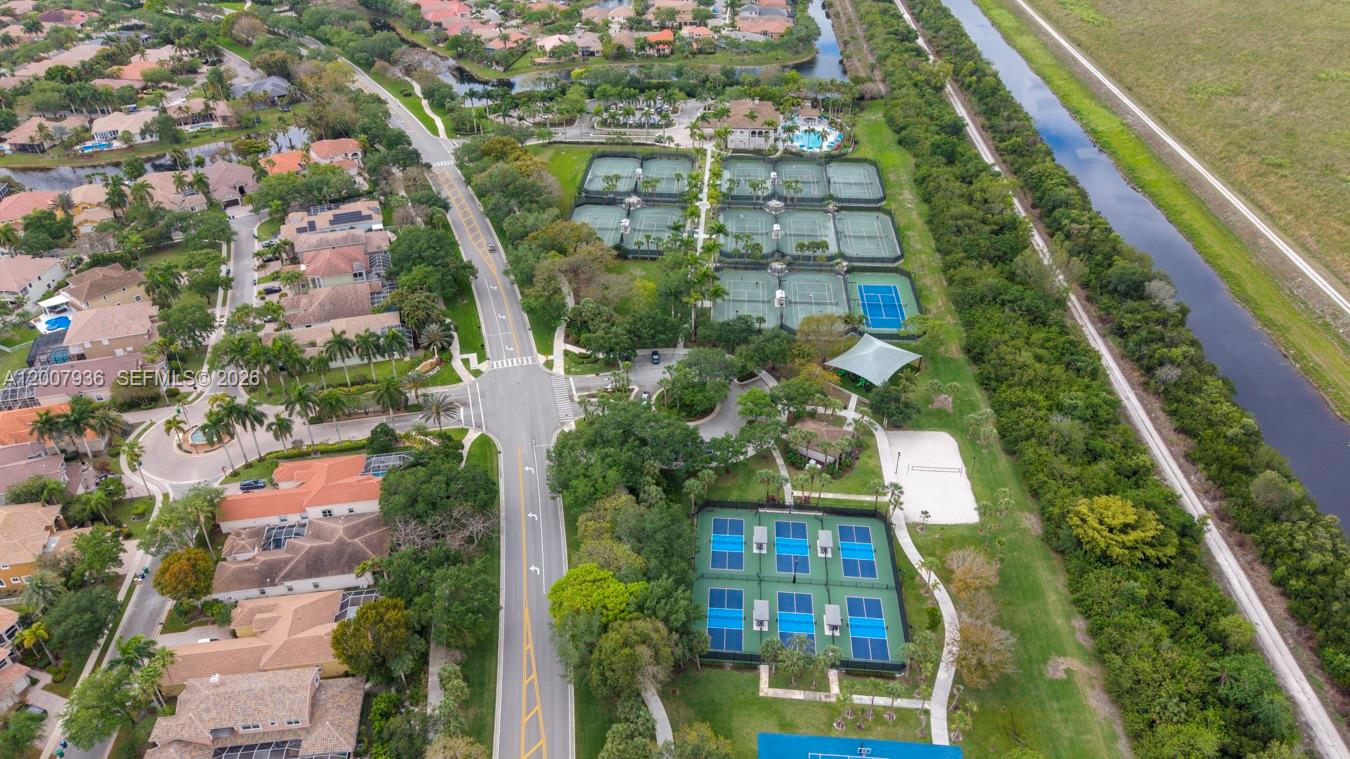 HERON BAY FOUR - Residential