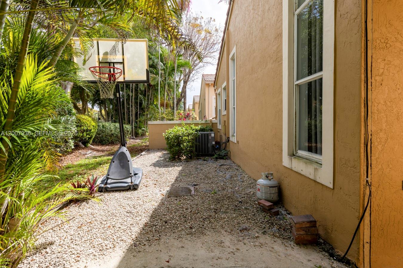 HERON BAY FOUR - Residential