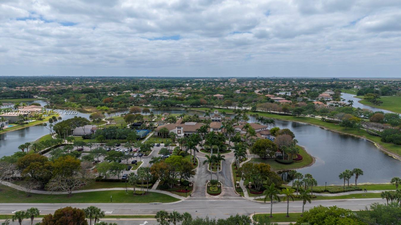 HERON BAY FOUR - Residential