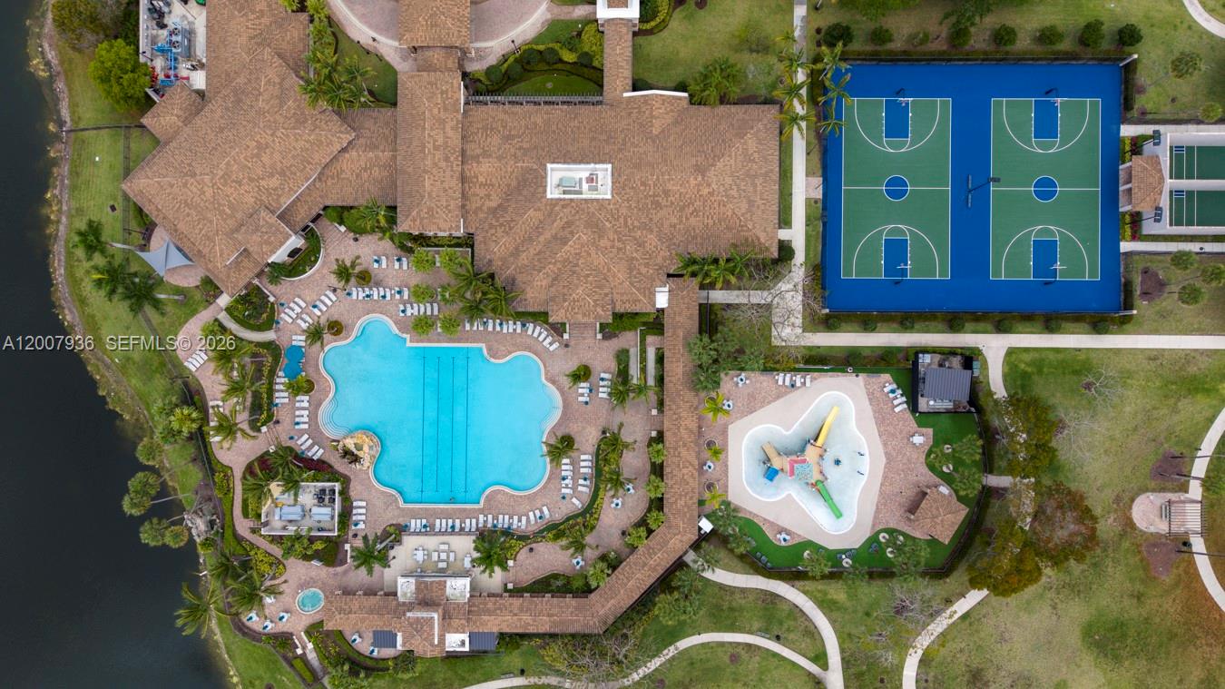HERON BAY FOUR - Residential