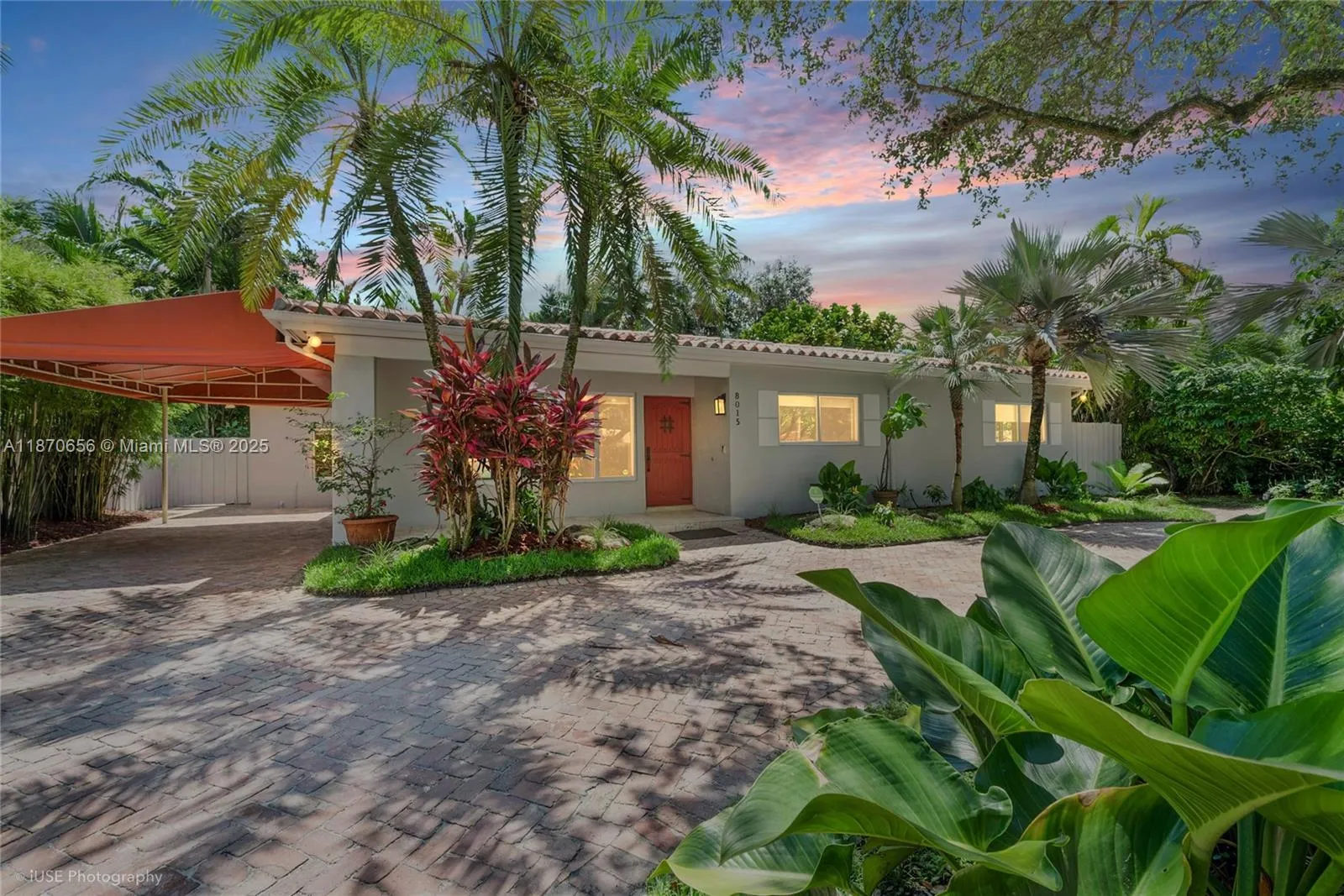 Miami, Florida 33143, United States, 3 Bedrooms Bedrooms, ,2 BathroomsBathrooms,Residential,Active,201932