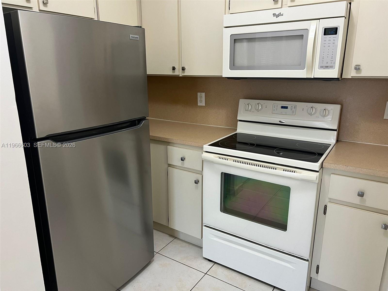 PALM GARDENS AT DORAL CON - Residential