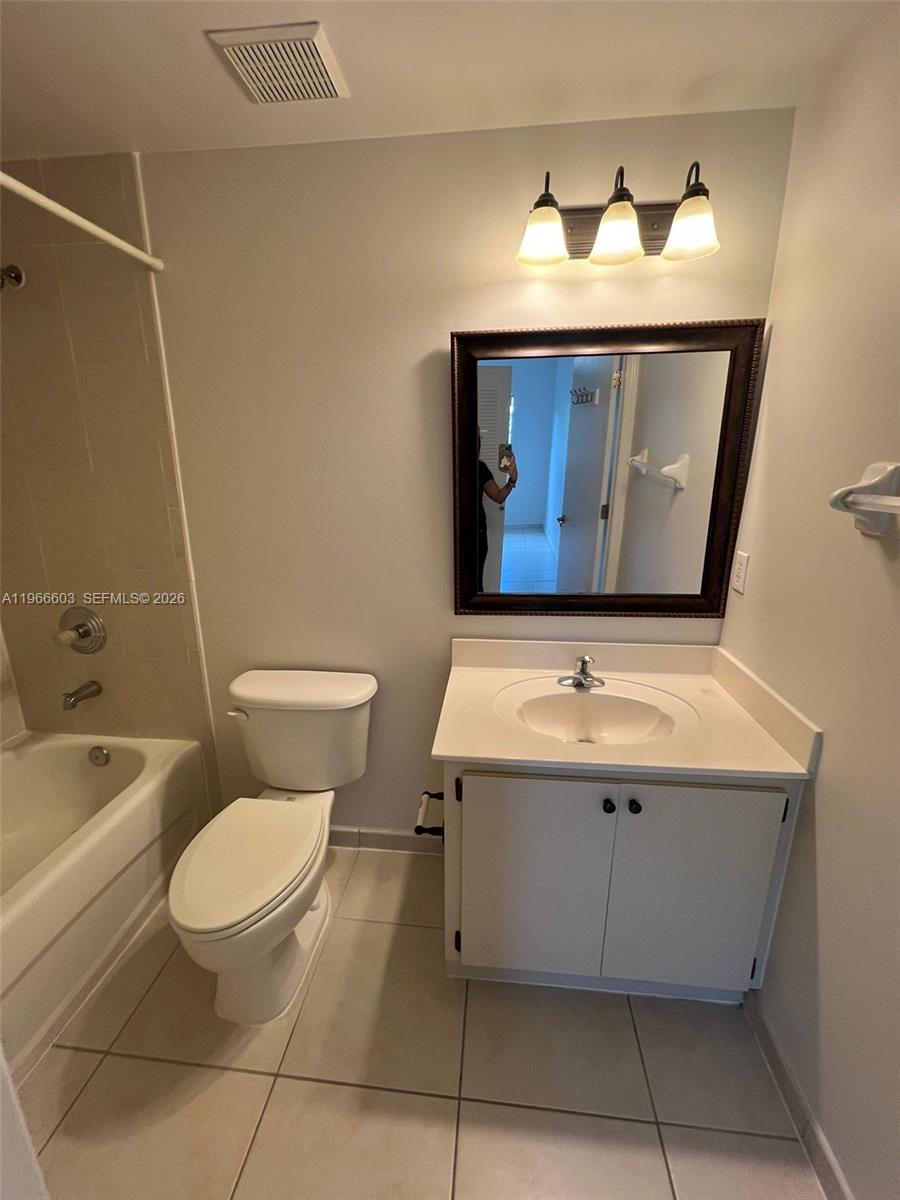 PALM GARDENS AT DORAL CON - Residential