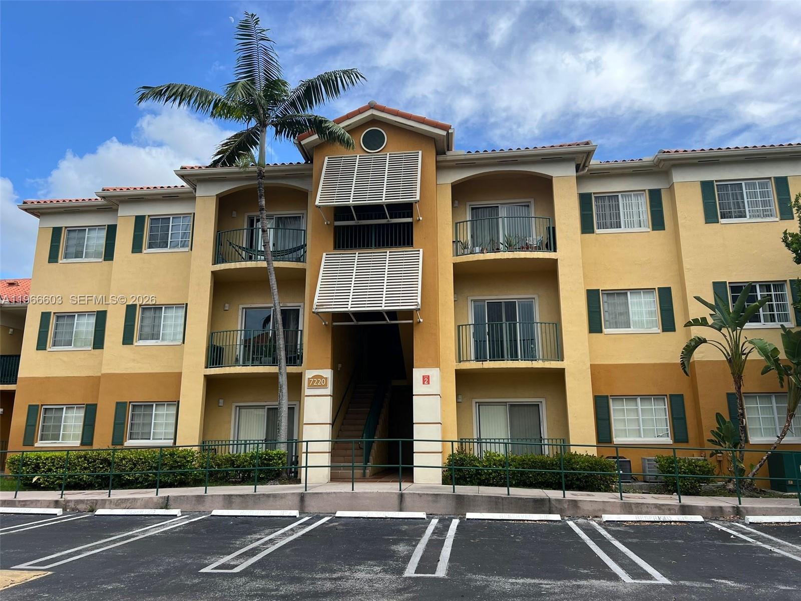 PALM GARDENS AT DORAL CON - Residential