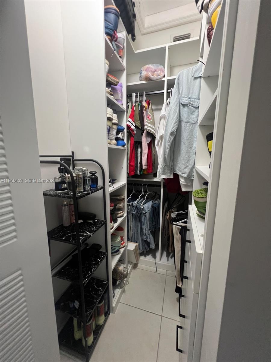 PALM GARDENS AT DORAL CON - Residential