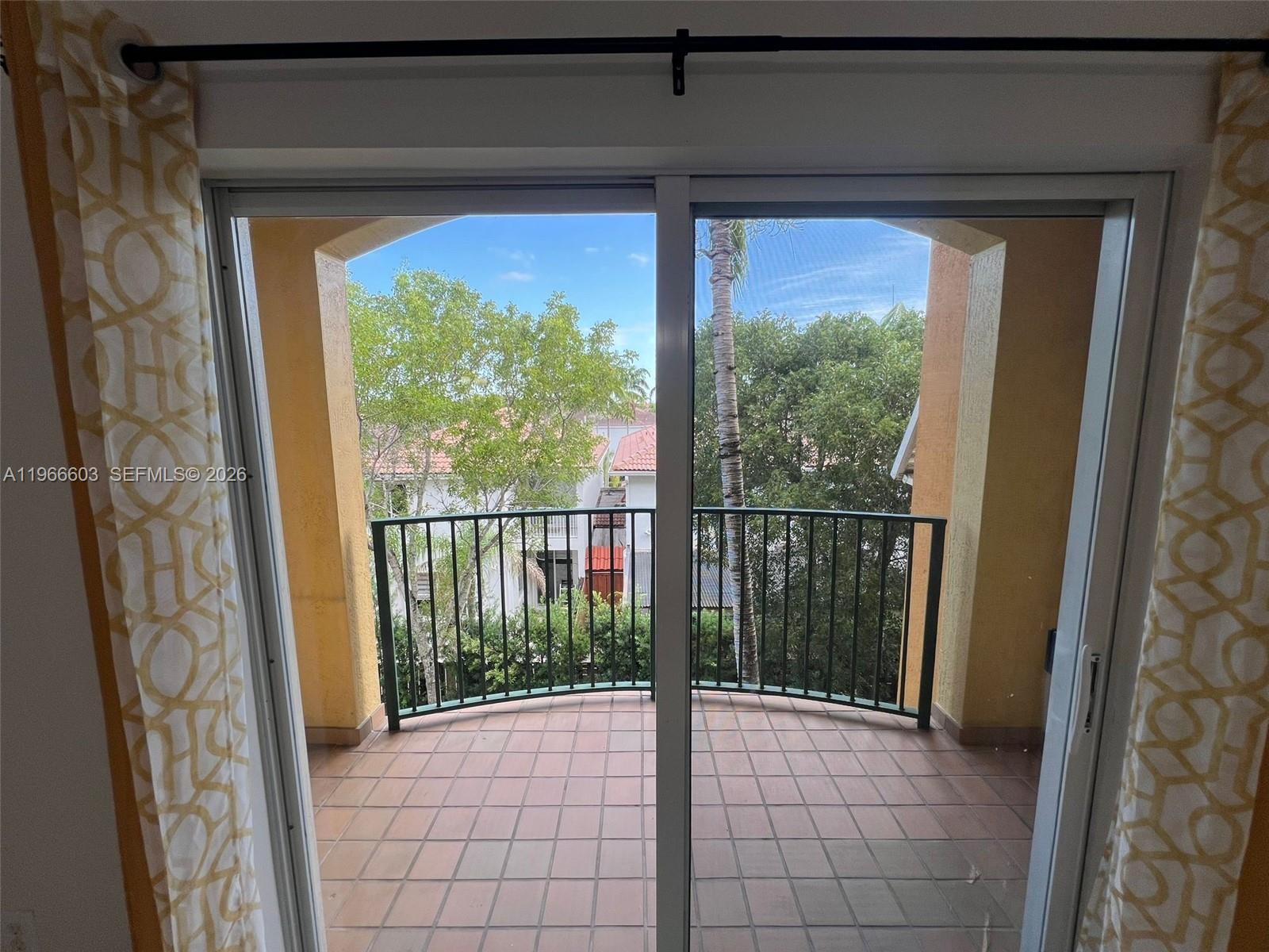 PALM GARDENS AT DORAL CON - Residential