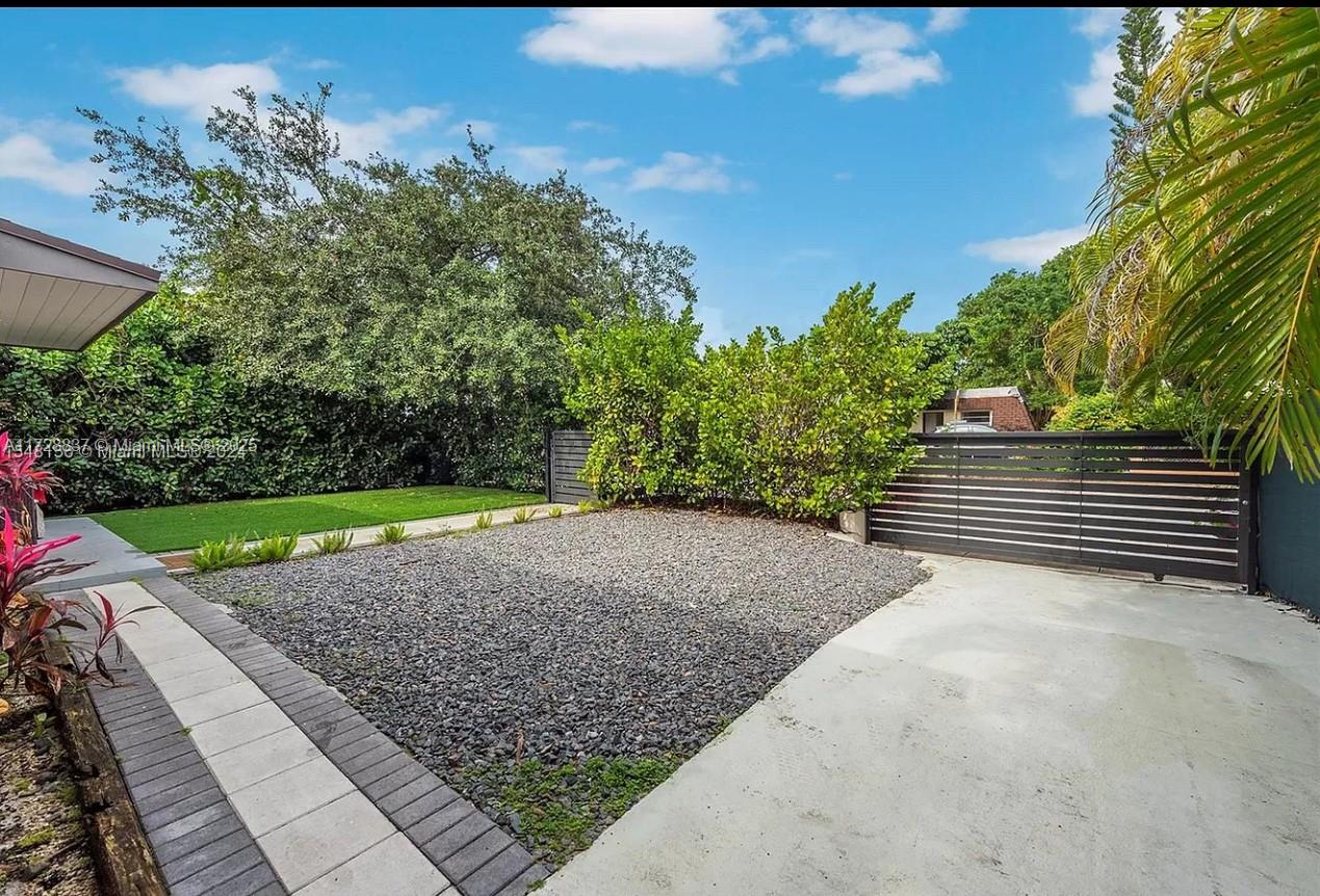 SHADOWLAWN EXTENSION SUB - Residential