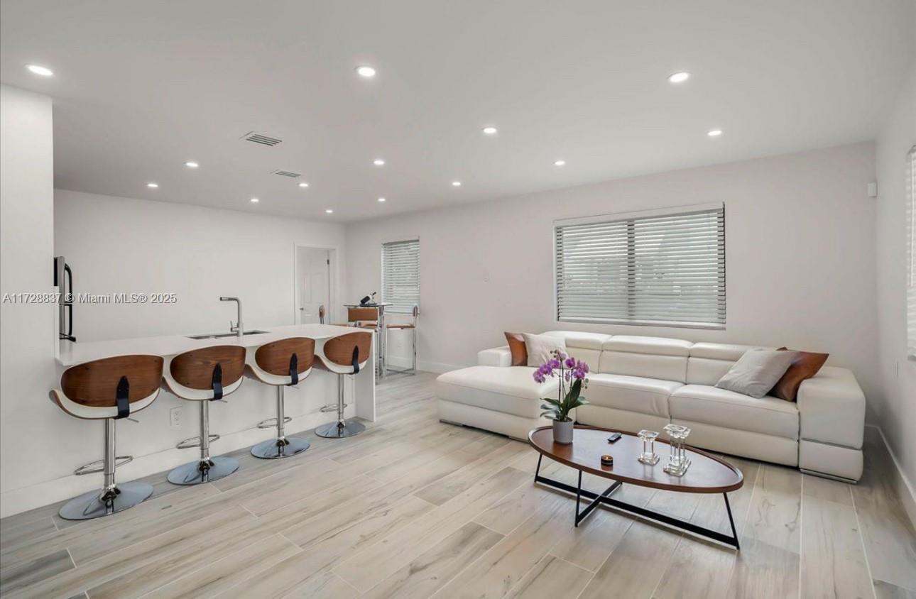 SHADOWLAWN EXTENSION SUB - Residential