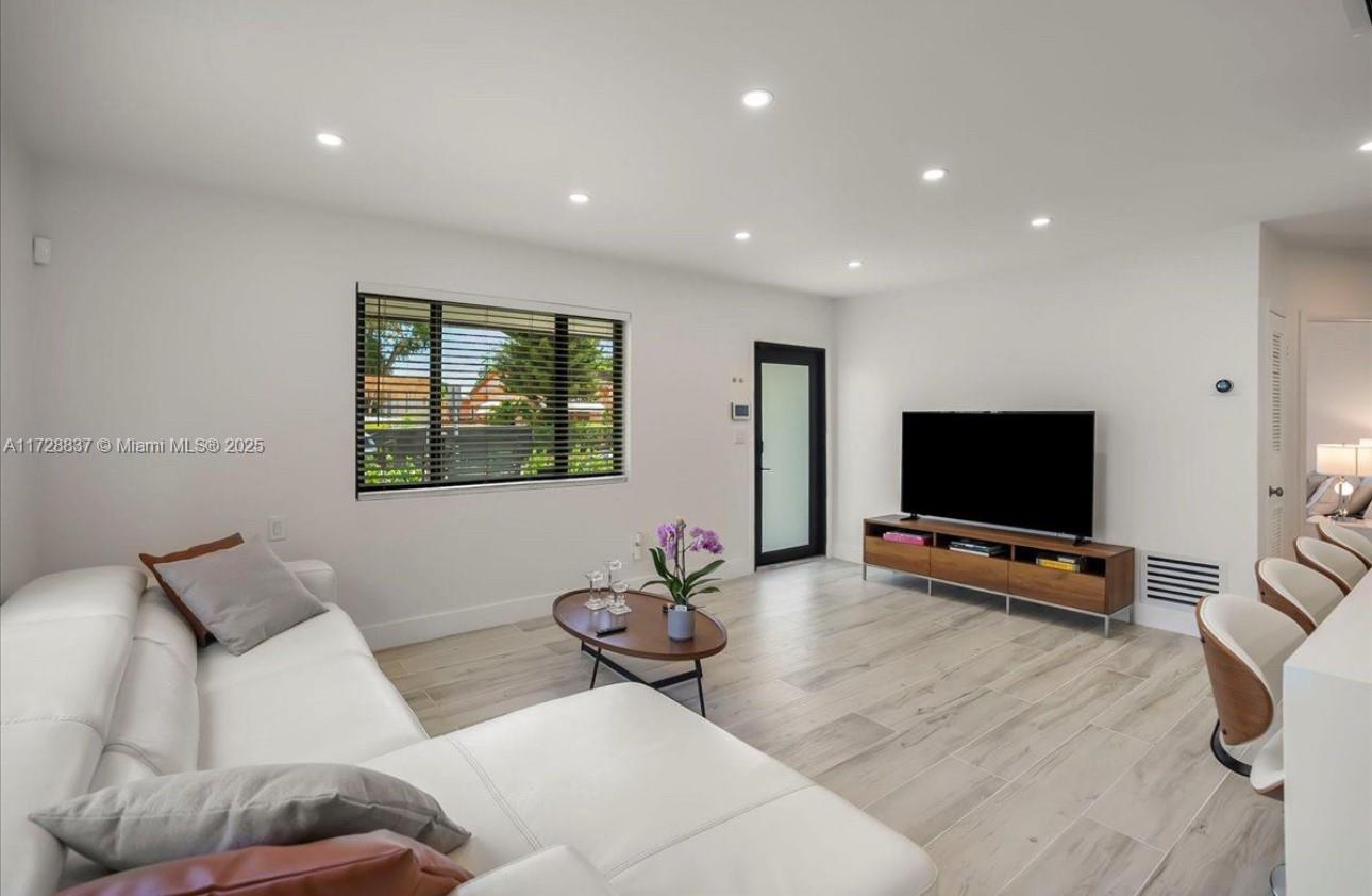 SHADOWLAWN EXTENSION SUB - Residential