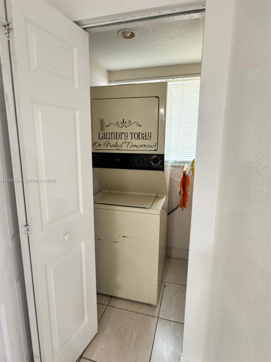 LA ARBOLEDA CONDO - Residential