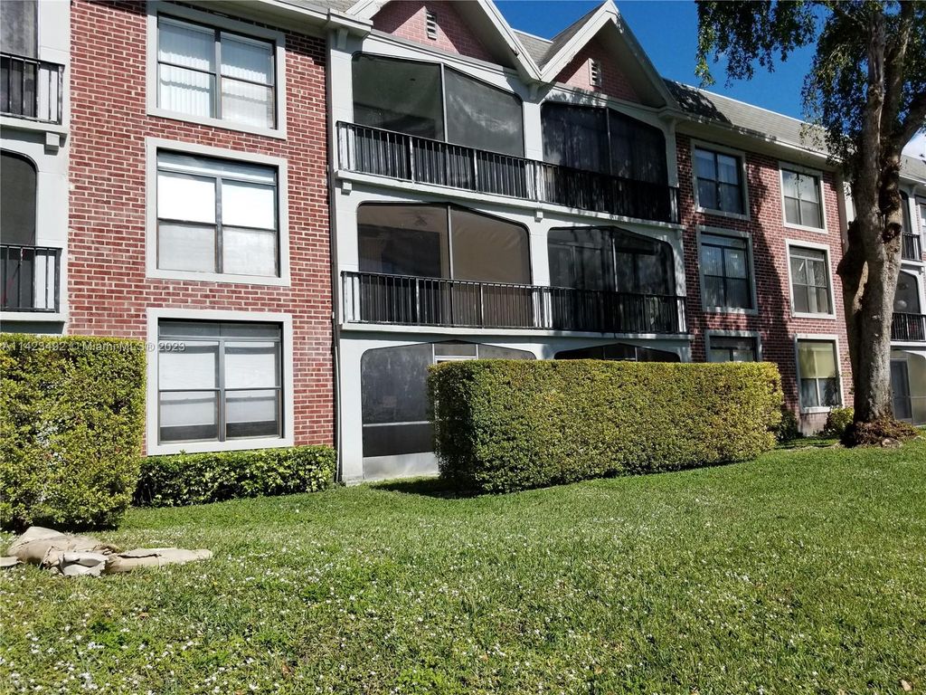 Photo of 3760 Inverrary Dr #1S, Lauderhill, FL 33319 (MLS # A11423492)