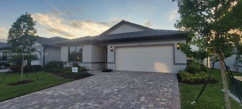 A home in Lauderdale Lakes