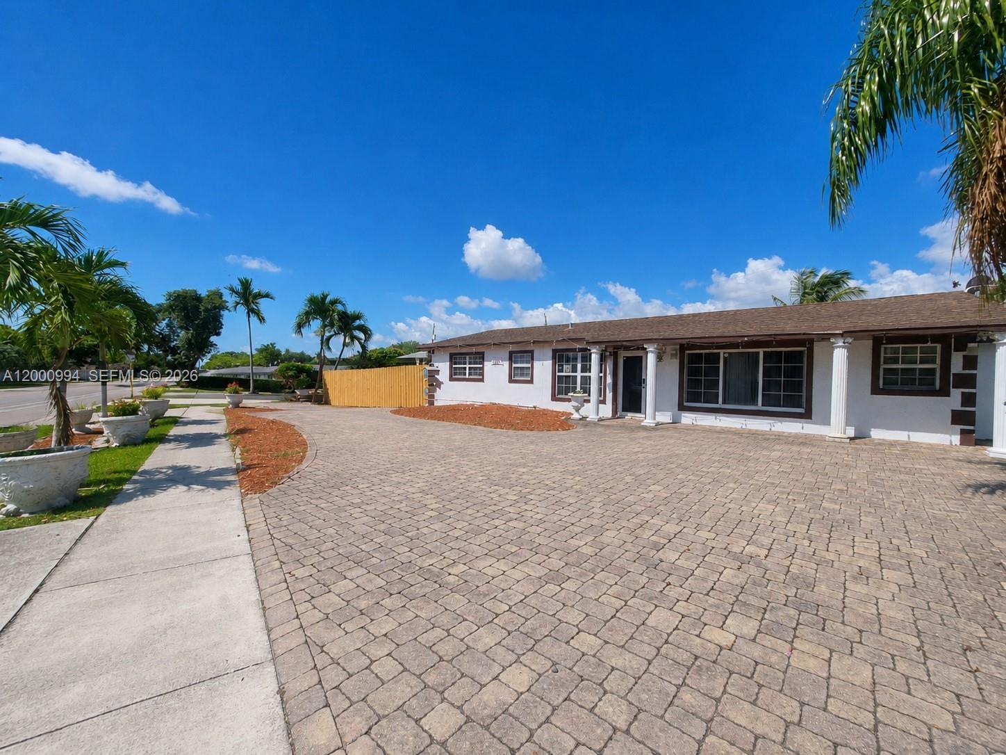 120 S 56th Ave
