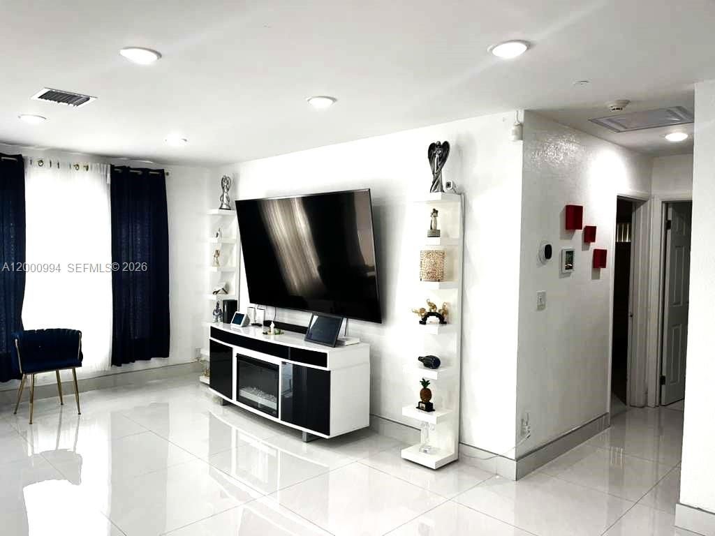 Photo of 120 S 56th Ave, Hollywood, FL 33023 (MLS # A12000994)