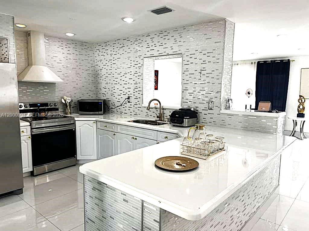 LAWN ACRES - Residential