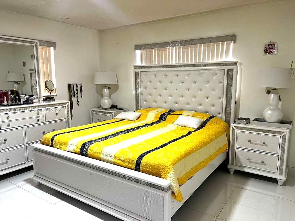 LAWN ACRES - Residential