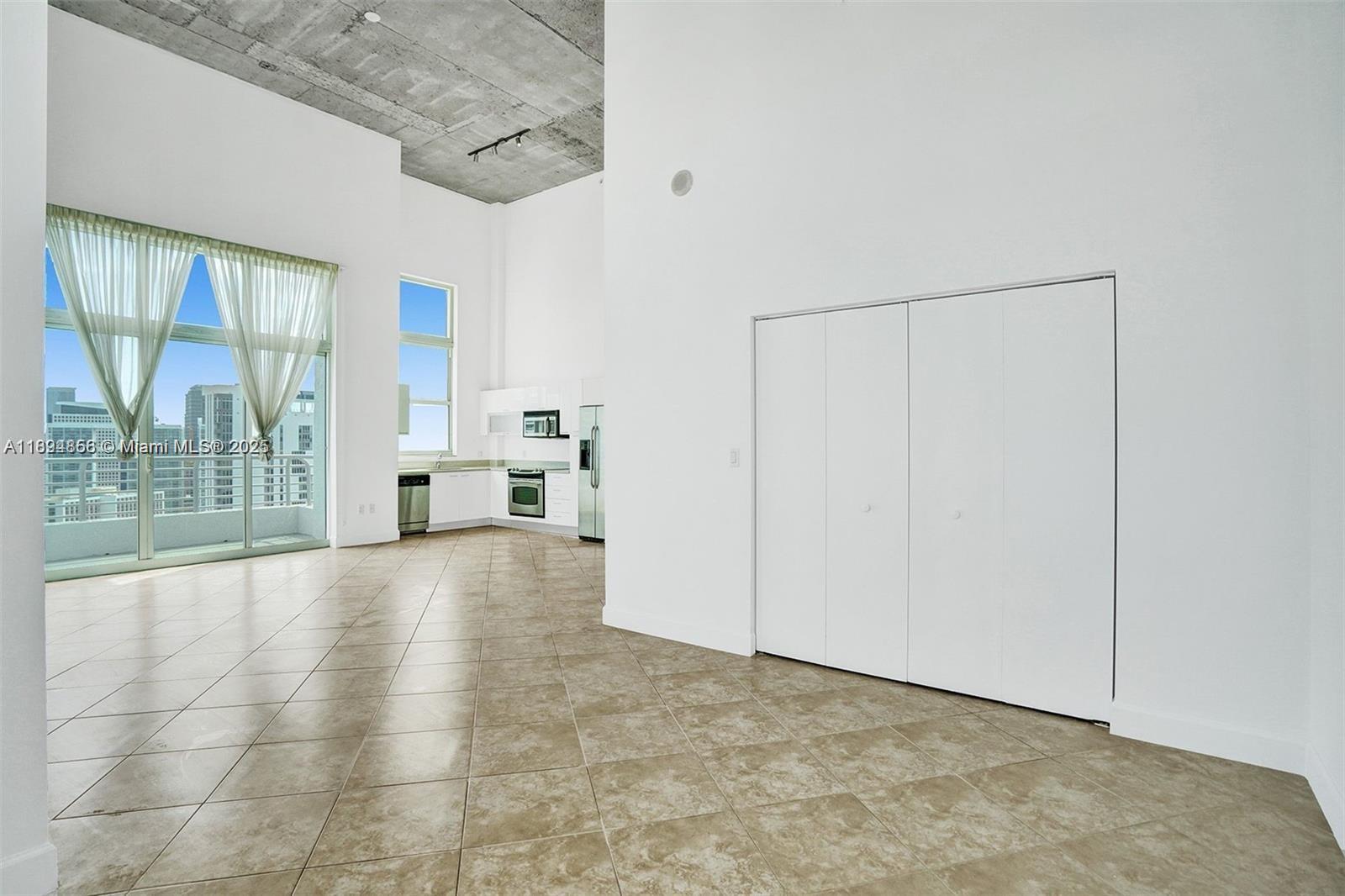 THE LOFT DOWNTOWN II COND - Residential