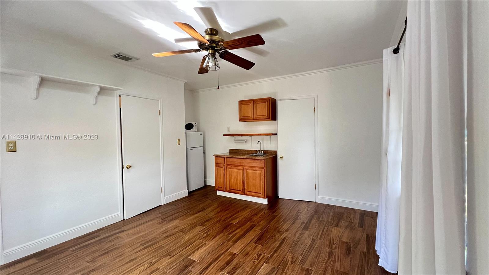 SHENANDOAH PARK - Residential Lease