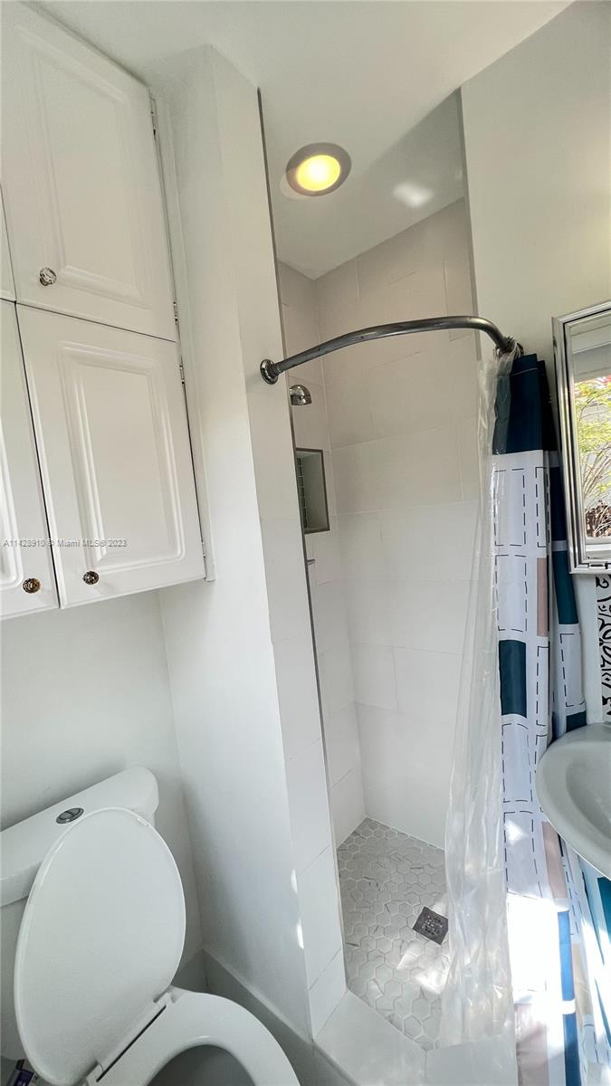 SHENANDOAH PARK - Residential Lease