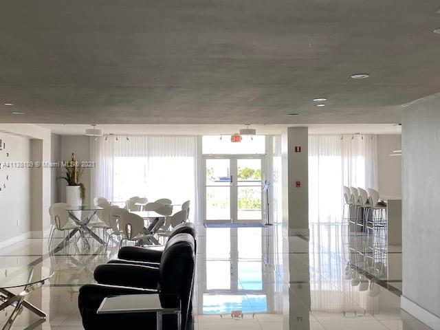 GOLDEN BAY CLUB CONDO - Residential Lease