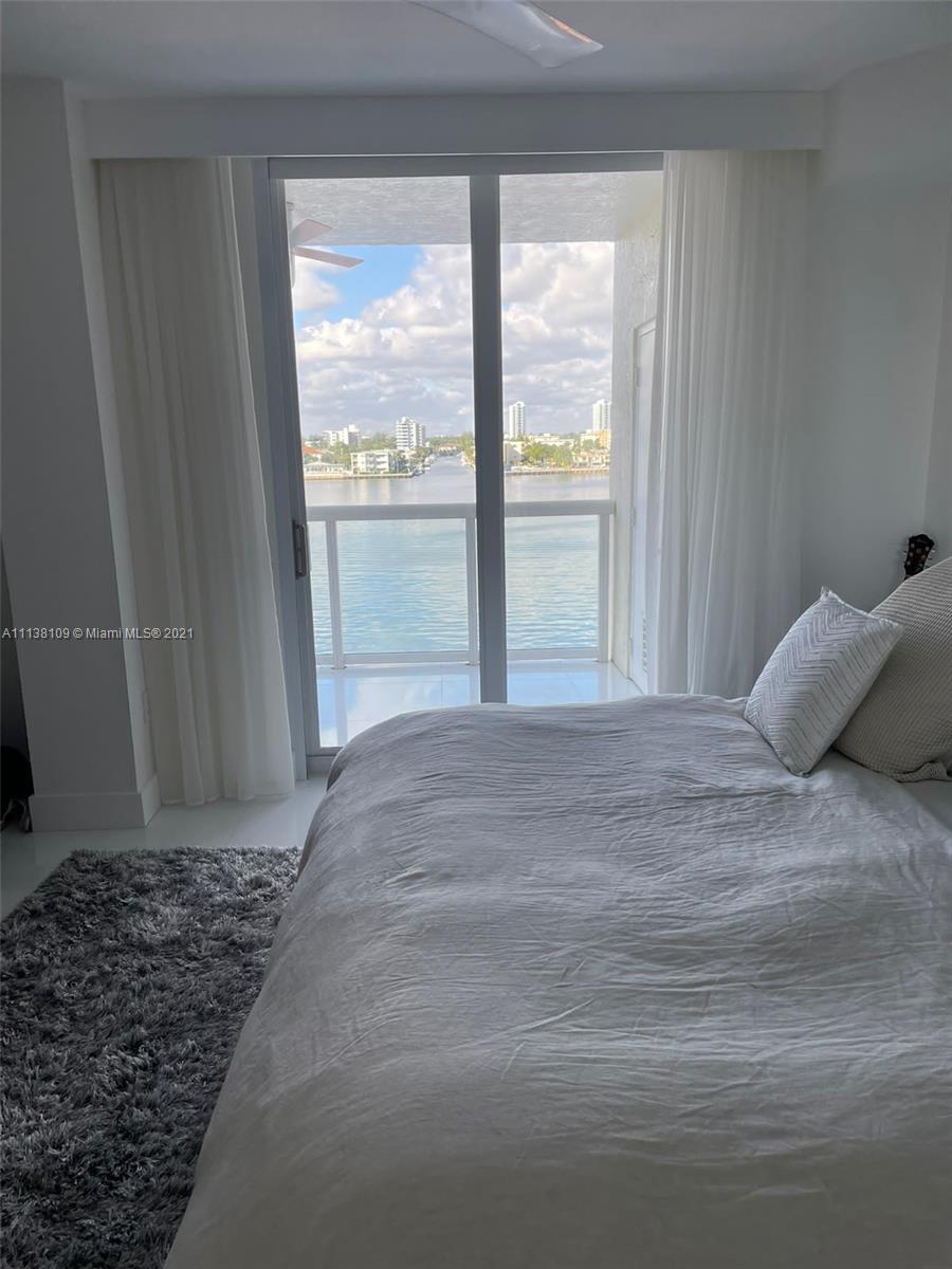GOLDEN BAY CLUB CONDO - Residential Lease