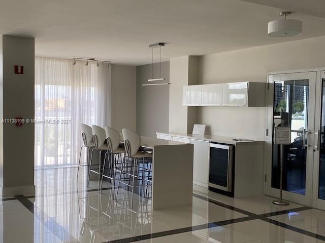 GOLDEN BAY CLUB CONDO - Residential Lease