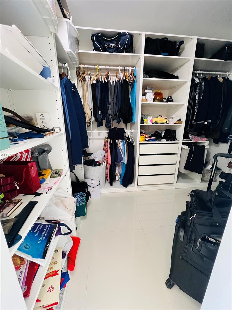 HARBORSIDE AT THE WATERWA - Residential